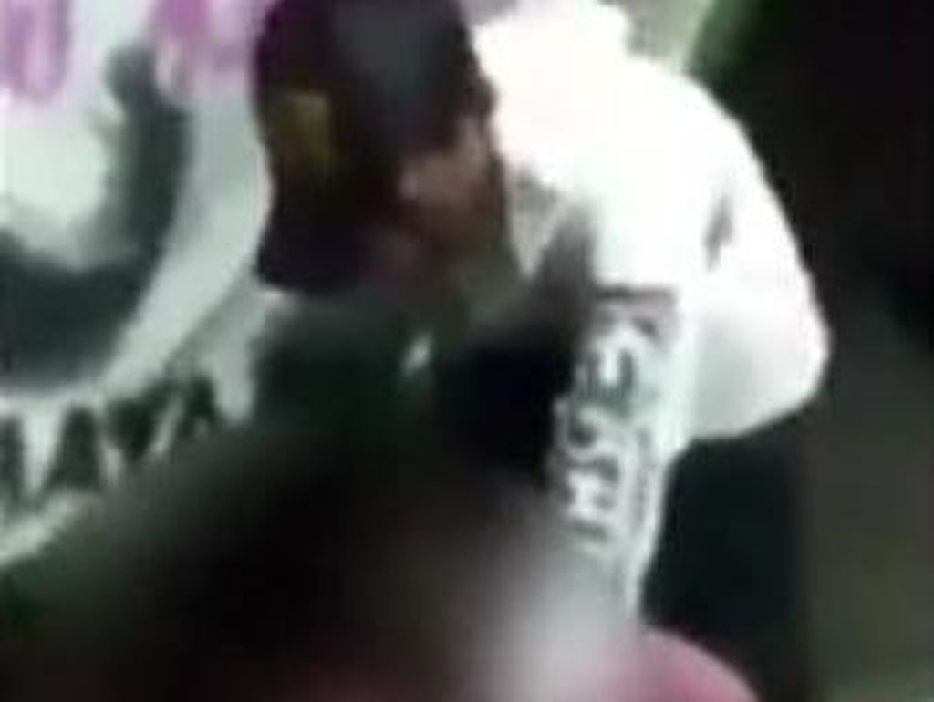 Viral Penyandang Disabilitas Dianiaya di Sumedang, Pelaku Diamankan Viral Penyandang Disabilitas Dianiaya di Sumedang, Pelaku Diamankan