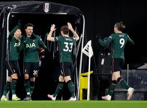 Gol Bunuh Diri Buat Tottenham Ungguli Fulham di Babak I