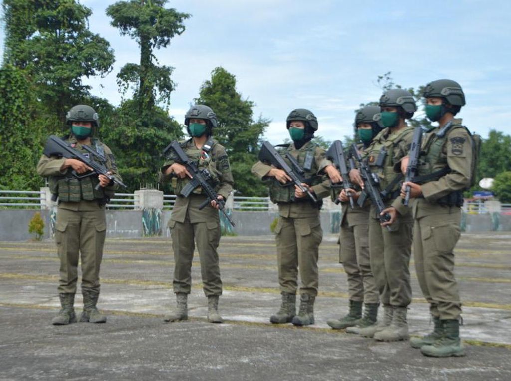 6 Polwan Tangguh Gabung Satgas Nemangkawi, Siap Jaga Papua dari KKB 6 Polwan Tangguh Gabung Satgas Nemangkawi, Siap Jaga Papua dari KKB