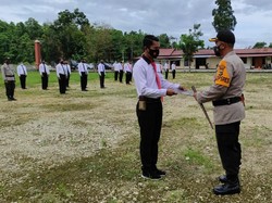 Ubah Balai Desa Jadi Perpustakaan, Polisi di Keerom Diberi Kapolri Piagam