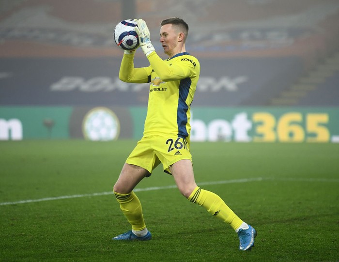 LONDON, ENGLAND - MARCH 03: Dean Henderson of Manchester United makes a save during the Premier League match between Crystal Palace and Manchester United at Selhurst Park on March 03, 2021 in London, England. Sporting stadiums around the UK remain under strict restrictions due to the Coronavirus Pandemic as Government social distancing laws prohibit fans inside venues resulting in games being played behind closed doors. (Photo by Mike Hewitt/Getty Images)