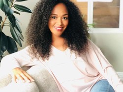 Kisah Ratu Kecantikan Bertemu Ibu Kandung yang Pernah Membuangnya di Bandara