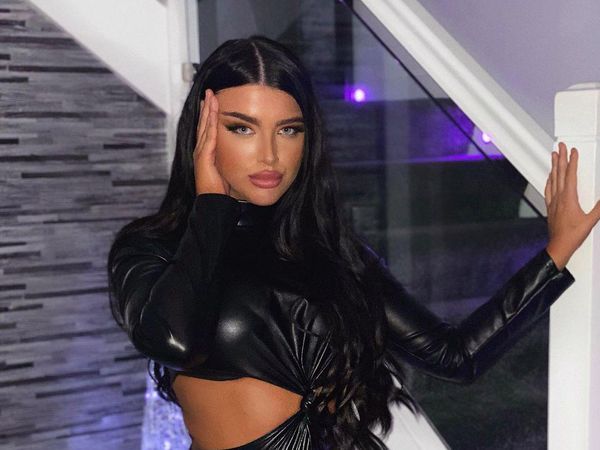 10 Foto Ratu Kecantikan yang Di-bully karena Sering Pakai Baju Seksi