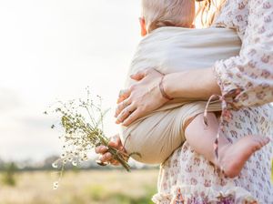 Manfaat Gendongan Bagi si Kecil, Termasuk Meningkatkan Bonding Manfaat Gendongan Bagi si Kecil, Termasuk Meningkatkan Bonding