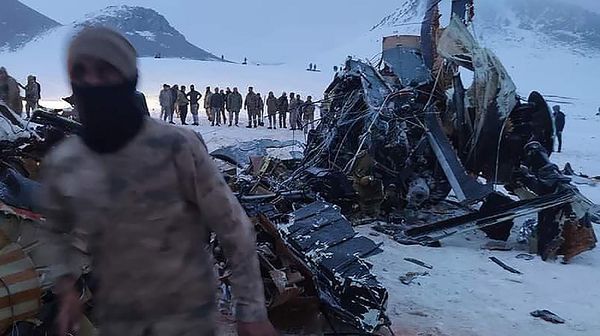Helikopter Militer Turki Jatuh Tewaskan 11 Tentara