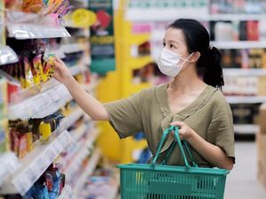 Indeks Keyakinan Konsumen Turun, Daya Beli Sedang Tidak Baik-baik Saja Indeks Keyakinan Konsumen Turun, Daya Beli Sedang Tidak Baik-baik Saja