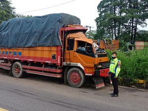 2 Truk Terlibat Kecelakaan di Cipularang, Satu Orang Tewas