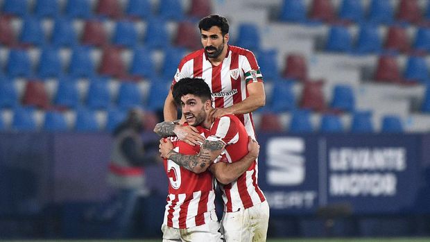 Soccer Football - Copa del Rey - Semi Final Second Leg - Levante v Athletic Bilbao - Estadi Ciutat de Valencia, Valencia, Spain - March 4, 2021 Athletic Bilbao's Unai Nunez celebrates with teammates after Athletic Bilbao's Alex Berenguer scored their second goal REUTERS/Pablo Morano