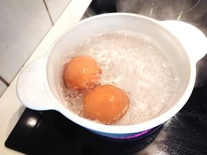 Cara Rebus Telur yang Ideal, Taruh Air atau Telur Duluan di Panci? Cara Rebus Telur yang Ideal, Taruh Air atau Telur Duluan di Panci?