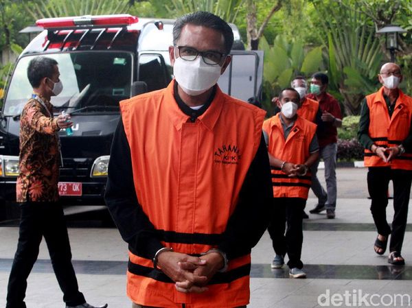 Momen Nurdin Abdullah Jalani Pemeriksaan Perdana di KPK