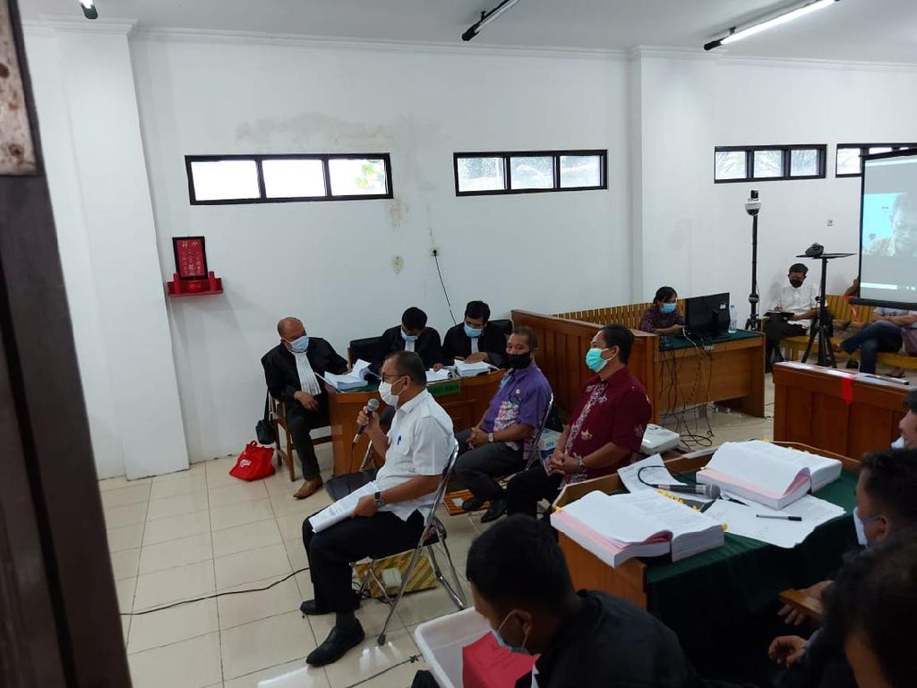 Sidang Dugaan Korupsi PDAM Kapuas Bergulir, Jaksa Akan Hadirkan 25 Saksi Sidang Dugaan Korupsi PDAM Kapuas Bergulir, Jaksa Akan Hadirkan 25 Saksi