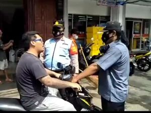 Geger Pria Ngegas ke Petugas Akhirnya Minta Maaf Sebab Tak Bermasker Geger Pria Ngegas ke Petugas Akhirnya Minta Maaf Sebab Tak Bermasker