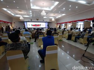 Pemprov Riau Kumpulkan Ratusan Perusahaan-Petani Sawit Cegah Karhutla