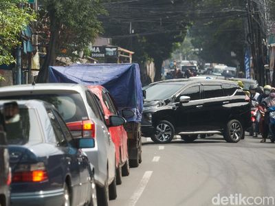 Potret Kemacetan Gegara Putar Balik Jl Moh Kahfi 1 Jagakarsa
