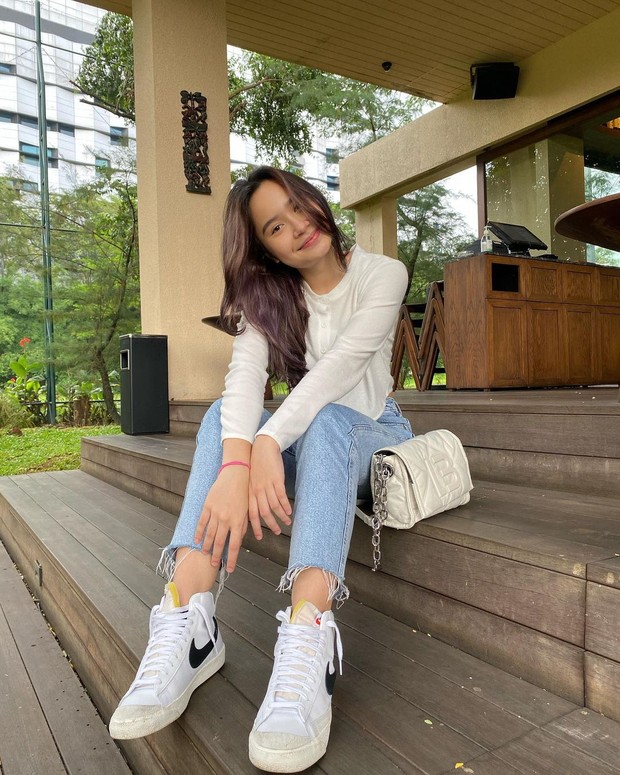 Potret Satine Zaneta