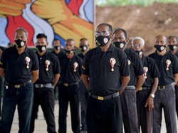 Setia ke NKRI, Warga NTT Eks Timor Timur Dapat Pin Bela Negara