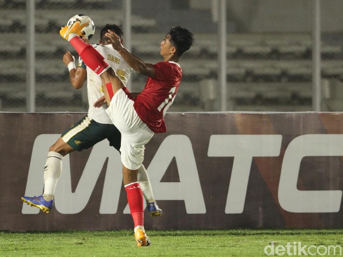 Berakhir sudah laga uji coba Timnas Indonesia U-23 vs Tira Persikabo. Garuda Muda menang 2-0 lewat gol Kadek Agung dan Muhammad Rafli.