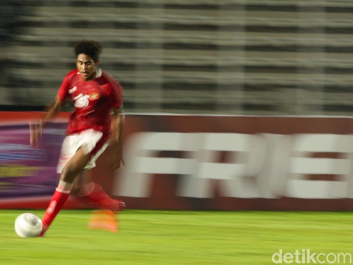 Berakhir sudah laga uji coba Timnas Indonesia U-23 vs Tira Persikabo. Garuda Muda menang 2-0 lewat gol Kadek Agung dan Muhammad Rafli.