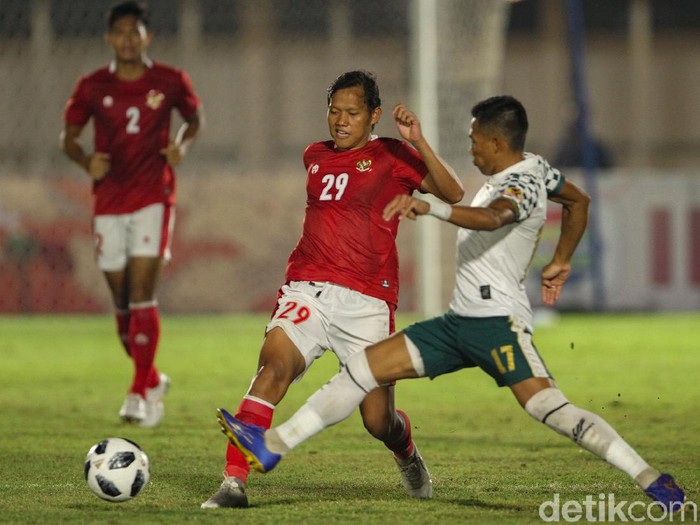 Berakhir sudah laga uji coba Timnas Indonesia U-23 vs Tira Persikabo. Garuda Muda menang 2-0 lewat gol Kadek Agung dan Muhammad Rafli.