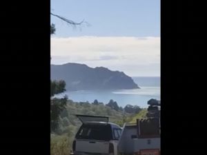 Penampakan Tsunami Kecil di Pantai Selandia Baru Usai Gempa M 8,1 Penampakan Tsunami Kecil di Pantai Selandia Baru Usai Gempa M 8,1