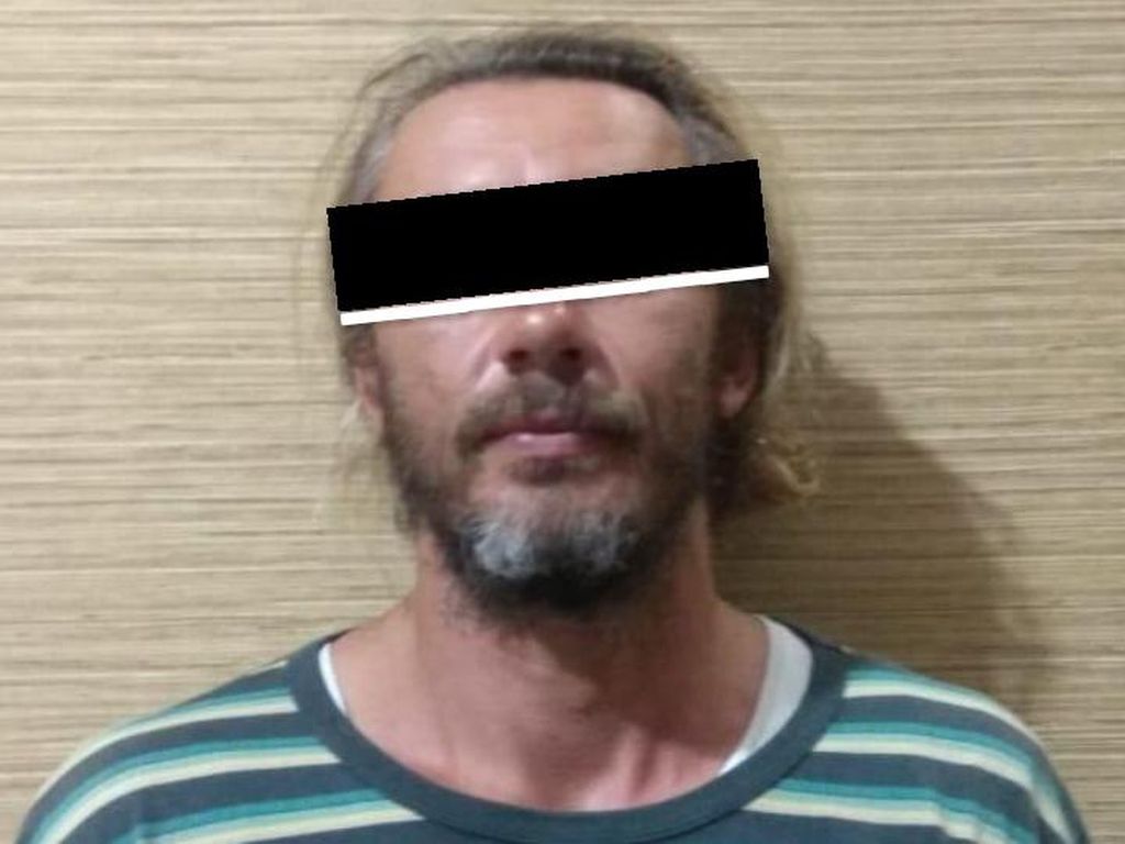Diduga Bawa Suket PCR Palsu, 2 Bule di Bali Ditangkap Polisi Diduga Bawa Suket PCR Palsu, 2 Bule di Bali Ditangkap Polisi