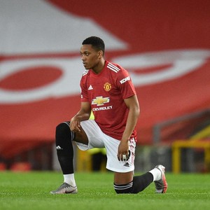 Martial Ingin Bertahan Lama di MU? Ikuti Saran Ini