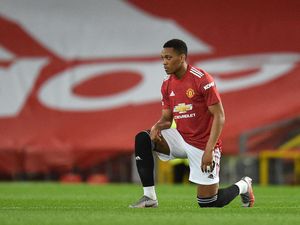 Martial Ingin Bertahan Lama di MU? Ikuti Saran Ini