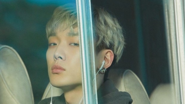 Salah satu member iKON yakni Bobby dilibatkan dalam penulisan lirik dibagian rap.