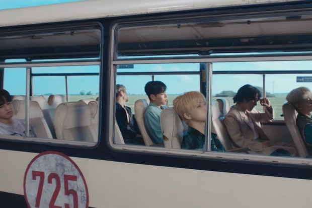 Dibalik nadanya yang ngebeat lagu ini ternyata menjadi lagu tersedih bagi para member.