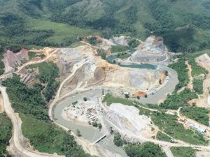 Diapit Bukit, Intip Megahnya Bendungan di Pulau Buru