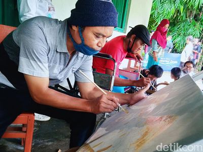 Menjaga Kreativitas, Warga Difabel di Klaten Belajar Melukis