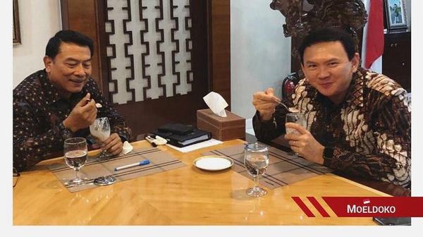 Moeldoko Saat Makan Es Krim Bareng Ahok dan Tumpengan Bareng Keluarga