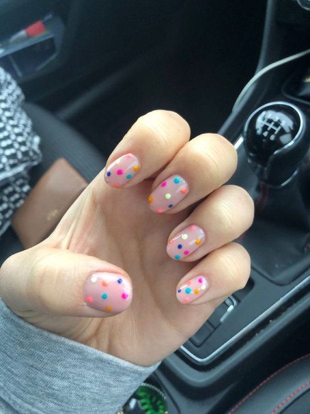 Inspirasi Nail  Art  Simpel yang Mudah  Dibuat Sendiri di Rumah