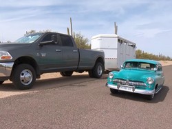 Pria Ini Bikin Replika Mobil dari Kulkas Bekas