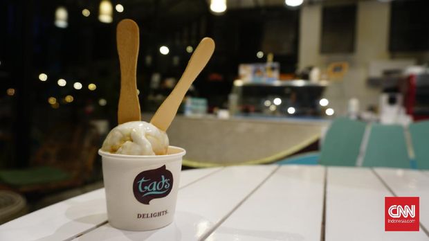 Rekomendasi Kuliner Sentul 1. Pasar Bersih Sentul CityBubur TakingKayu Mas, kafe sekaligus toko organikSuasana food court 2. Antology Coffee and TeaKedai kopi dengan pandangan telaga.3. Restoran Sawah Segar SentulRestoran semi outdoor dengan konsep makan di saung tengah sawah. 4. Tad's DelightKafe di kawasan Taman Budaya Sentul.