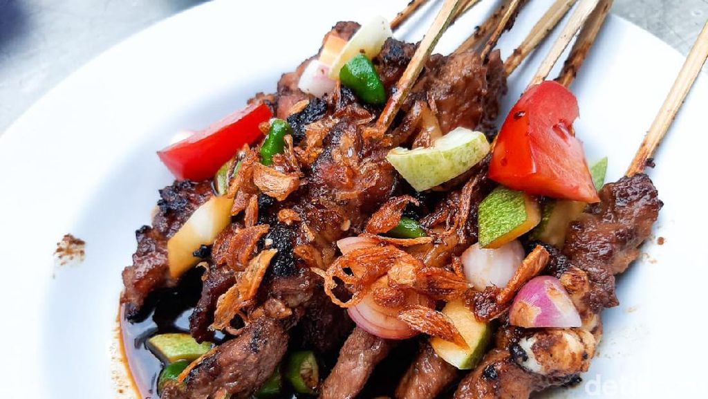 Maknyuss! 20 Sate Kambing Enak Ada di Sini Maknyuss! 20 Sate Kambing Enak Ada di Sini