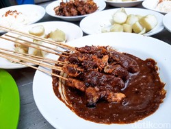 Sejak 1974, Sate Pak Heri Asli Tawarkan Sate Nikmat di Sabang
