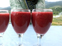 Slurpp! Ini Jus Tamarillo yang Manis Segar dari Mamasa Sulbar