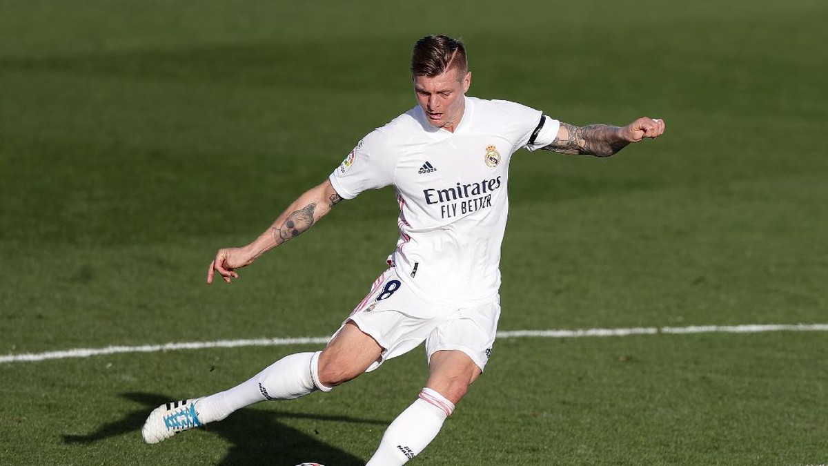 Toni Kroos mau gantung sepatu di Real Madrid. (Foto: Getty Images/Gonzalo Arroyo Moreno)
