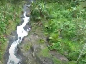 My Trip My Adventure:  Main Wahana Water Slide Alami di Bali