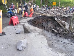 Ini Penyebab Bahu Jalan di Pujon Malang Ambles, Perbaikan Butuh 10 Hari