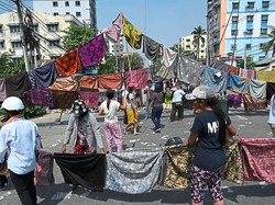 Kala Pakaian Dalam Jadi Senjata Massa Antikudeta Myanmar Lawan Junta