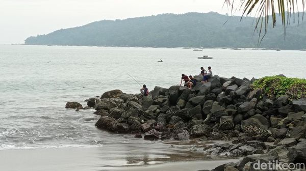 Foto: Nikmati Senja di Pantai Pangandaran