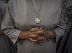 Aksi Heroik Suster Berlutut Depan Militer Myanmar Viral, Begini Ceritanya