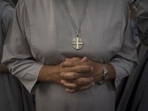 Aksi Heroik Suster Berlutut Depan Militer Myanmar Viral, Begini Ceritanya Aksi Heroik Suster Berlutut Depan Militer Myanmar Viral, Begini Ceritanya