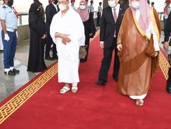 PM Malaysia Jadi Kepala Pemerintah Pertama yang Laksanakan Umroh