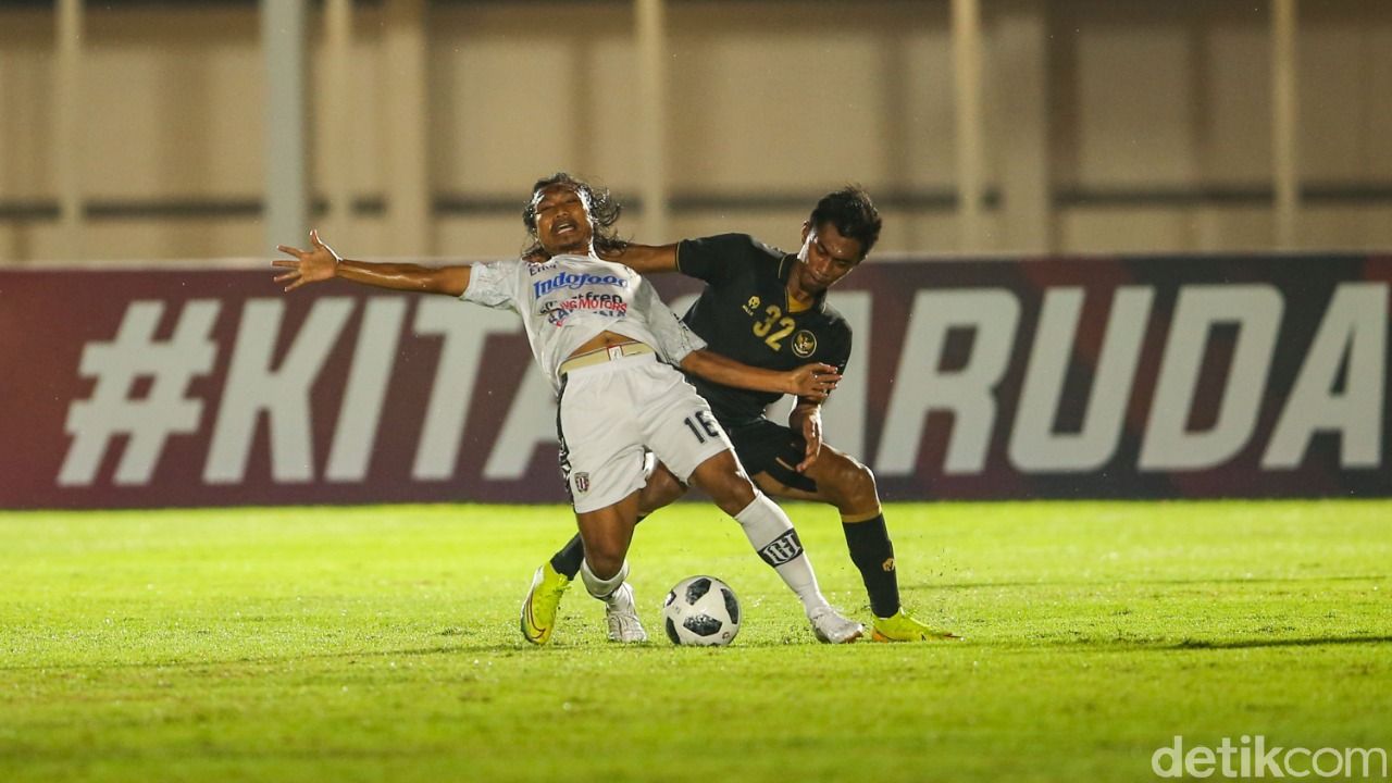 Timnas Indonesia melawan Bali United.