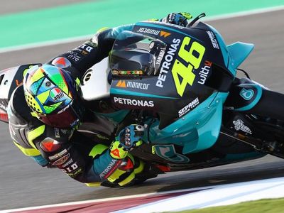 Momen Perdana Rossi Geber YZR-M1 Bersama Petronas Yamaha SRT