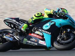 Naik Motor Tim Satelit MotoGP Yamaha, Rossi: Awalnya Aneh, Tapi ...