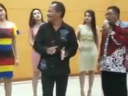 Joget dan Nyanyi Wali Kota Blitar Tanpa Masker Berbuntut Pemanggilan Polisi